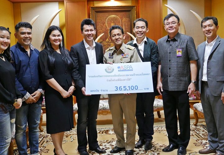 สมาคมป้ายและโฆษณามอบเงินบริจาคช่วยเหลือผู้ประสบอุทกภัยภาคใต้