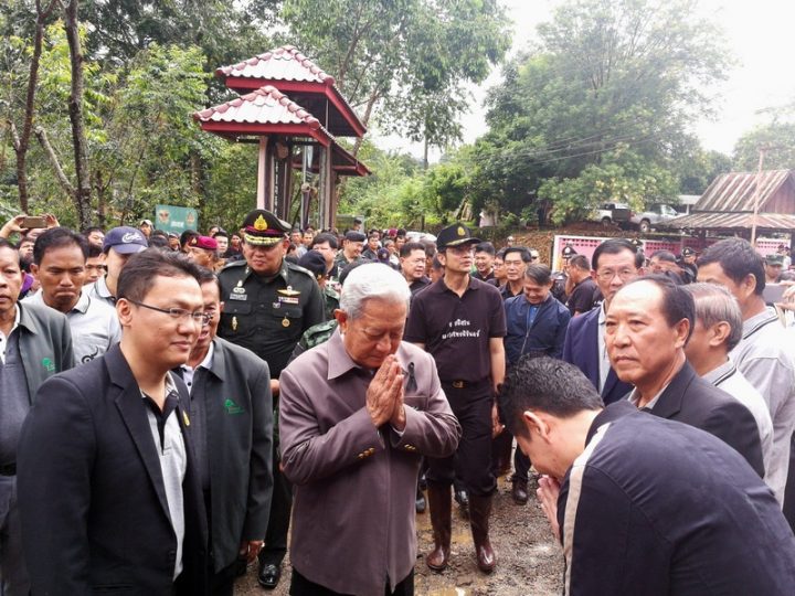 นายกสมาคมป้ายและโฆษณา เข้าร่วมพิธีเปิดโครงการ “ปลูกต้นซากุระ 100,000 ต้น” เพื่อถวายเป็นพระราชกุศลแด่ พระบาทสมเด็จพระปรมินทรมหาภูมิพลอดุลเดช รัชกาลที่ 9