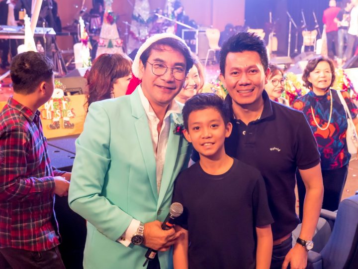 นายกสมาคมป้ายและโฆษณา (คุณจักรกฤษณ์  เข็มทอง) และครอบครัวได้ให้เกียรติเข้าร่วมงาน “Christmas Special Charity Concert by The Boss Assoctation”