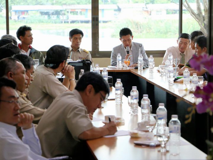 ประชุมร่วมกับผอ.กองควบคุมอาคารและคณะเพื่อหารือเรื่องความสว่างจอ LED กรณีศึกษา